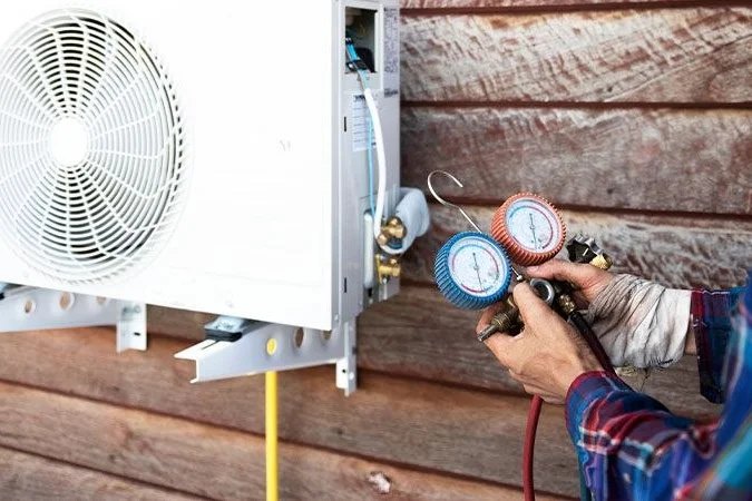 Controllo manometri — un Haier a Sant'Ilario d'Enza Tecnico F-GAS ripara un Haier a Sant'Ilario d'Enza