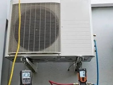 Diagnosi della pressione del gas su un Toshiba che non si accende a Reggio Emilia